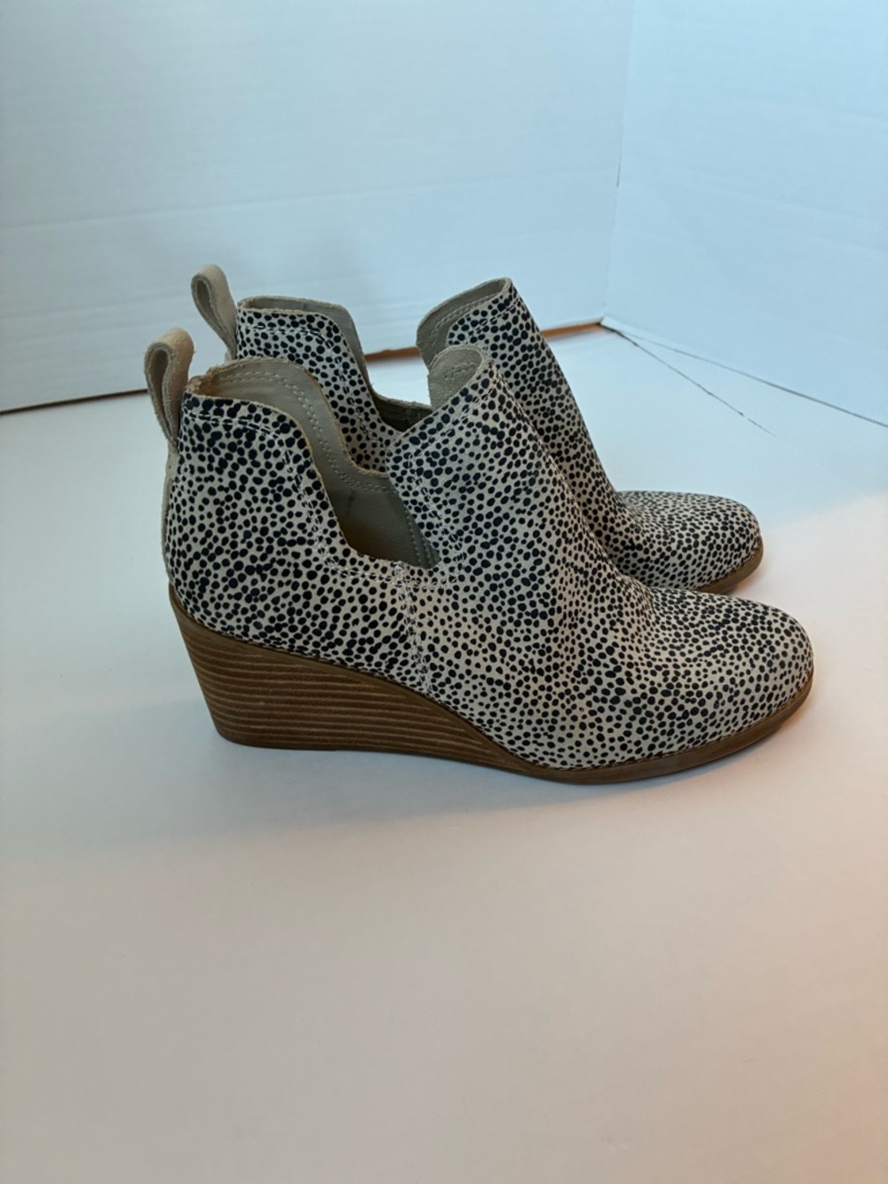 Women’s TOMS WEDGES 8.5
